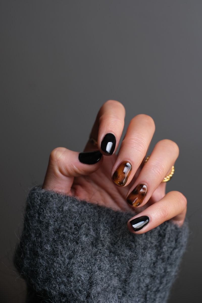 Esmaltação de unhas em tom rosé